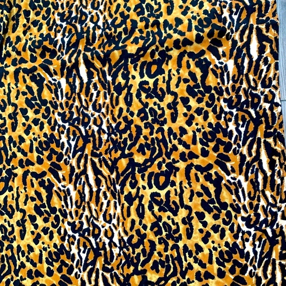 Leopard Print Scarf - Picture 2 of 6